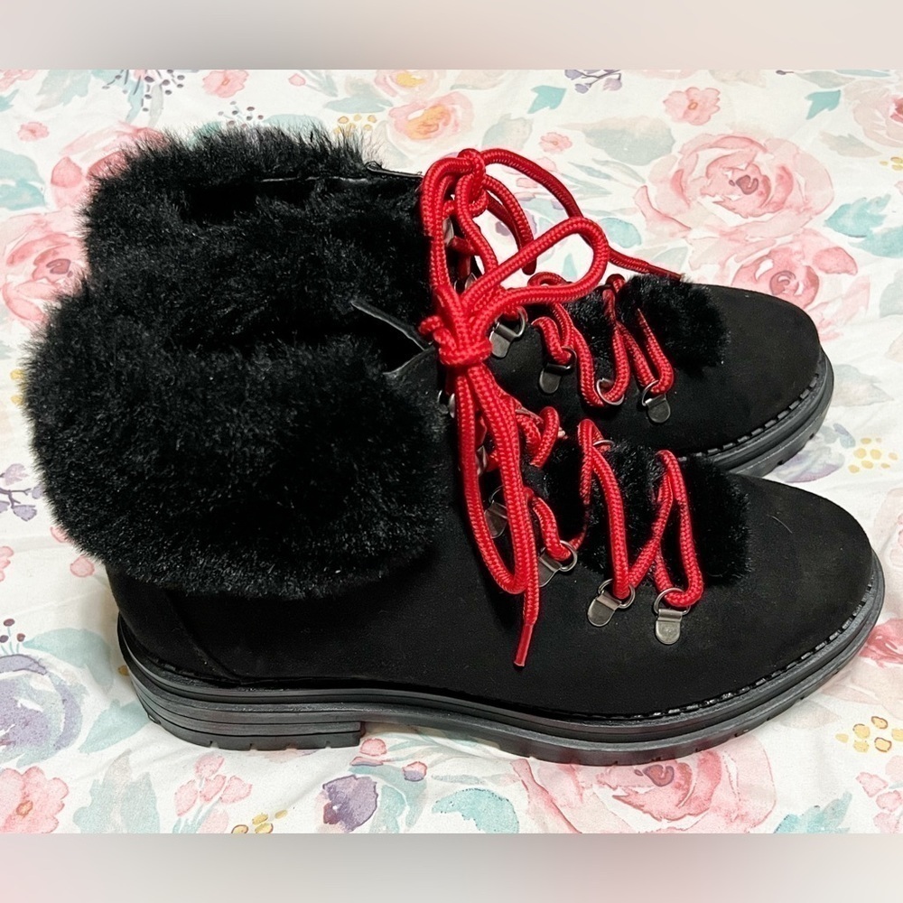 Sugar Rolls Fuzzy Lug Sole Hiker Black Boots Red Shoe Strings Women Size 10M
